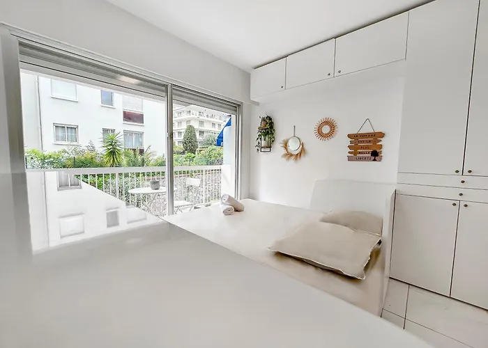 Lumineux, Wifi A Deux Pas De La Croisette * 칸느